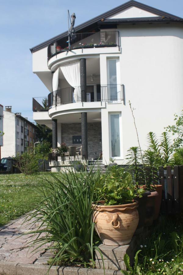 Lgp Exclusive Apartment Bihać Exterior foto